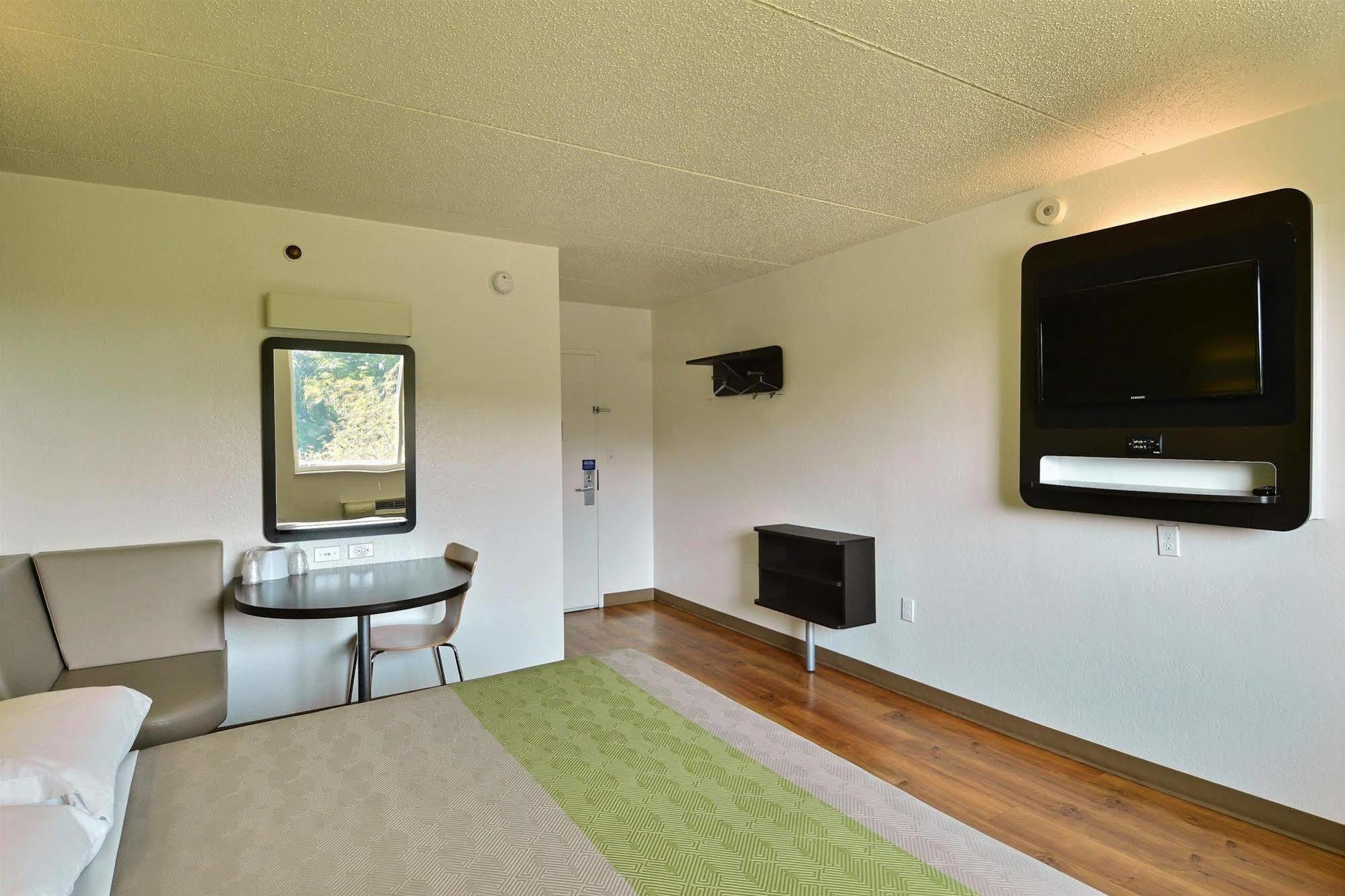 Motel 6-Danvers, Ma - Boston North Exterior photo